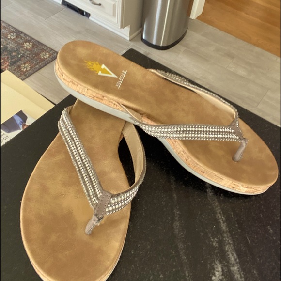 Womens Volatile Sandals Sz 9